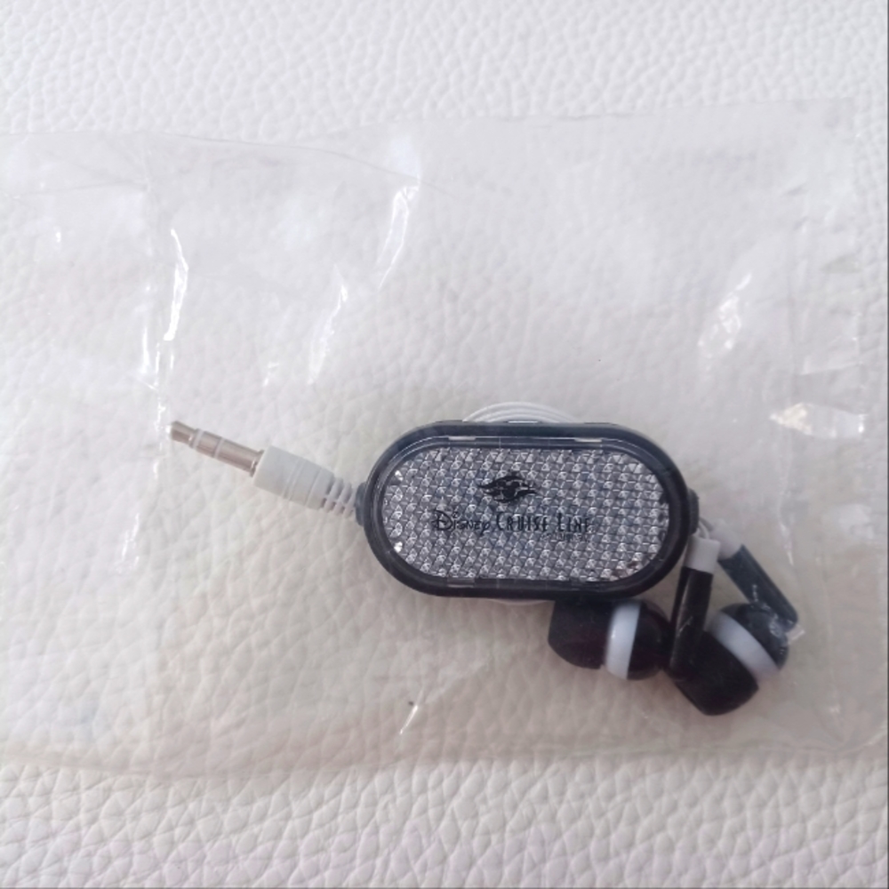 Disney Cruise Line head sets
